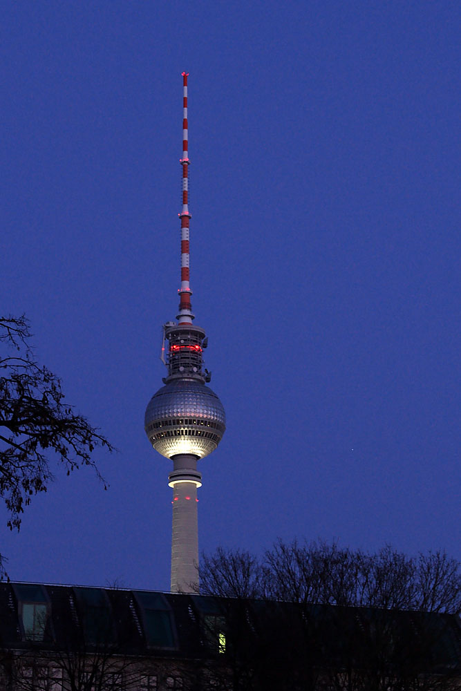 Fernsehturm in der Dmmerung